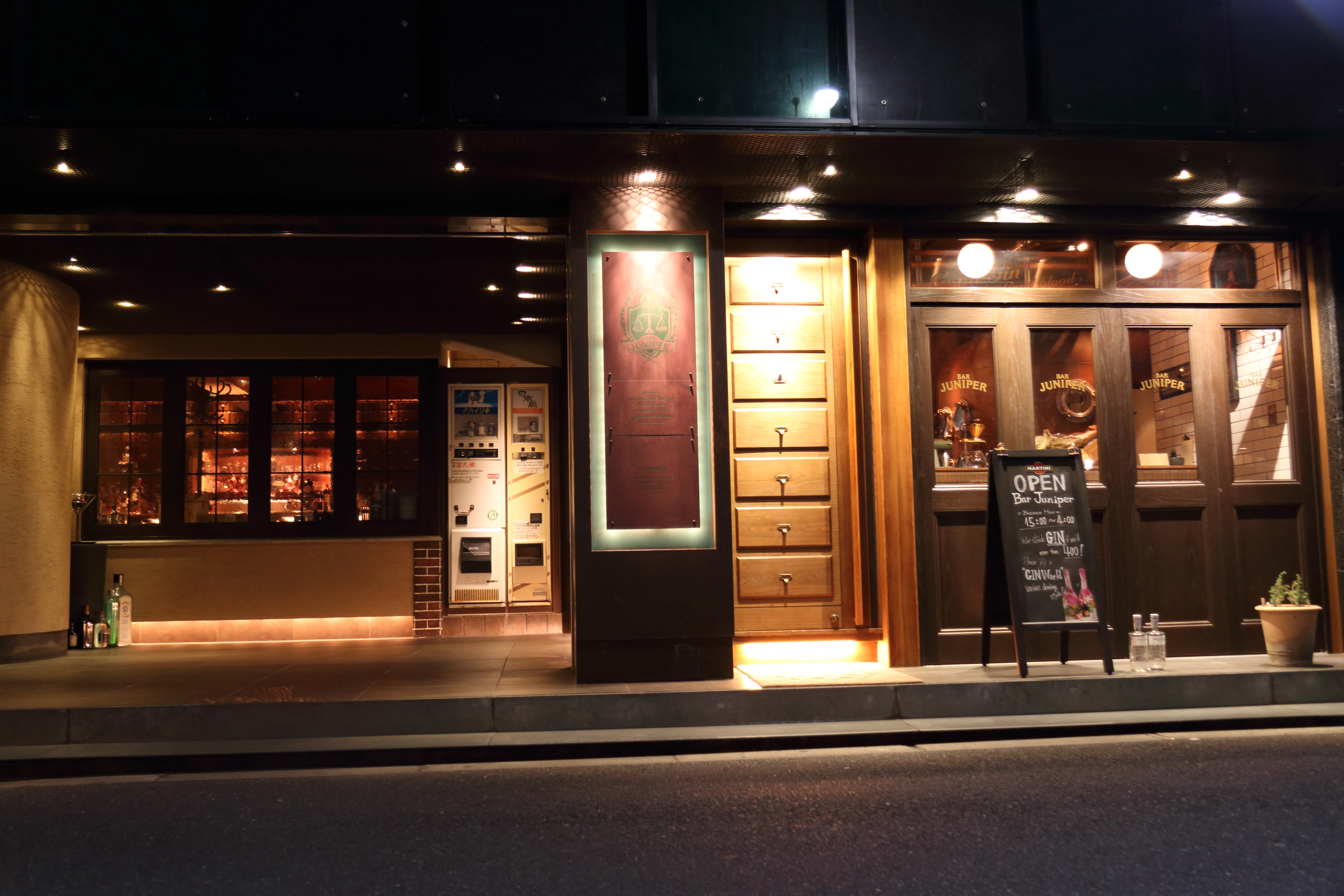 クラフトジンの魅力をカクテルで発信するジン専門バーが登場。「バー